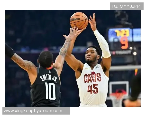 罗林斯状态低迷14投仅4中贡献10分5板7助失误频繁三分球全失手