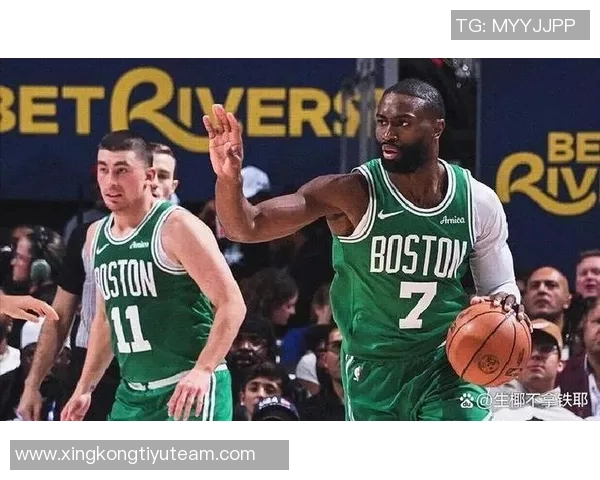 凯尔特人开季遭遇三连败杰伦布朗表现抢眼场均近30分