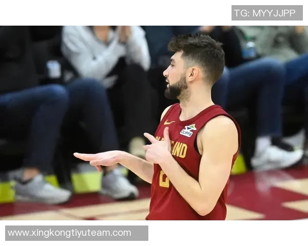 小莫布里与阿伦联手发力半场贡献21分6篮板助力球队争胜