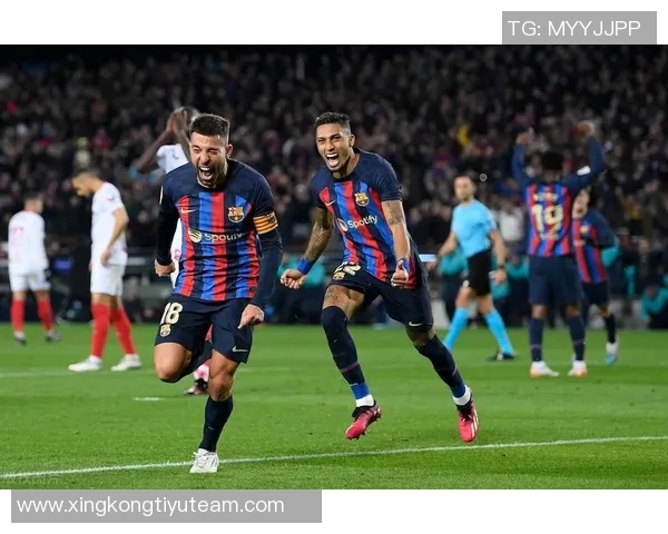 拉菲尼亚在社交媒体上向阿尔巴致敬表达曾共战的荣幸与感激之情